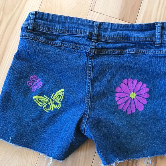 Painted Cutoffs, Junior Size 11: Upcycled Frayed Hippie Wild Child Jean Shorts - Picture 5 of 10